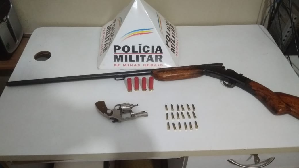 Após denúncia, polícia apreende armas e munições em Ferros
