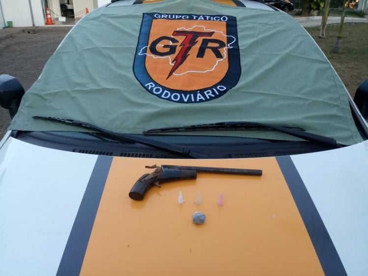 Tático Rodoviário apreende arma após perseguição policial em Itabira