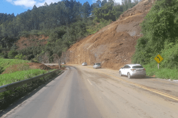 BR-262 é liberada em Domingos Martins, no Espírito Santo