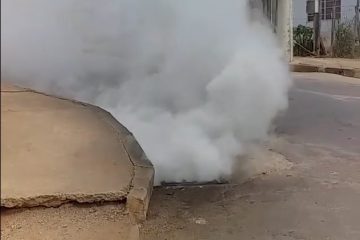 Moradores se assustam com fumaça saindo de bueiros em Monlevade; VEJA O VÍDEO!