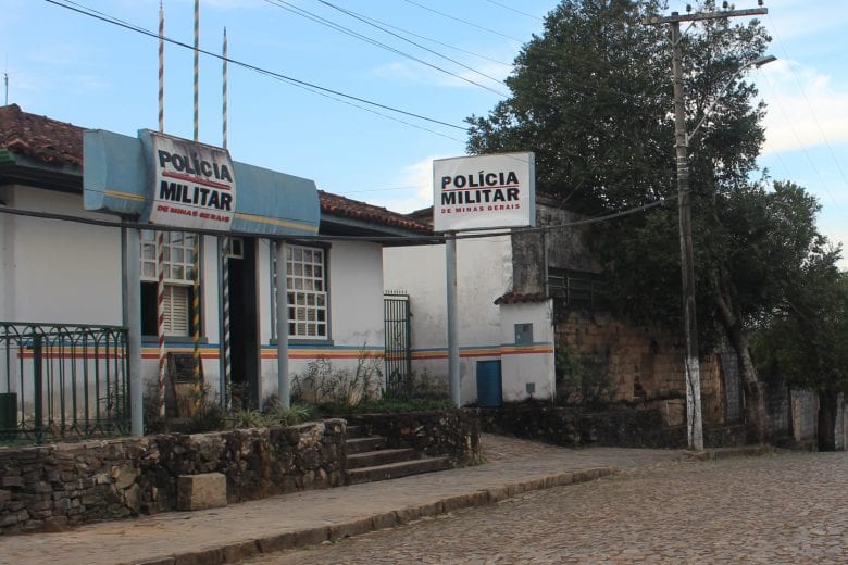 Bandido armado rouba motocicleta em Catas Altas