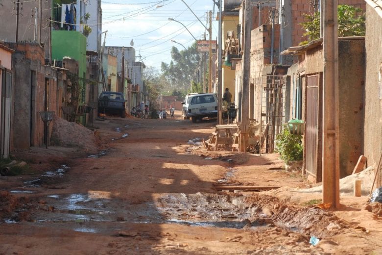 Estudo aponta que auxílio emergencial tirou 13,1 milhões da pobreza