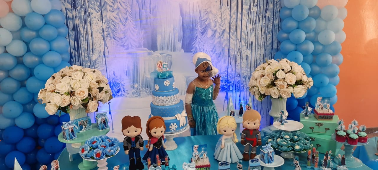 OncoViva realiza festa surpresa inspirada no filme Frozen para menina com câncer