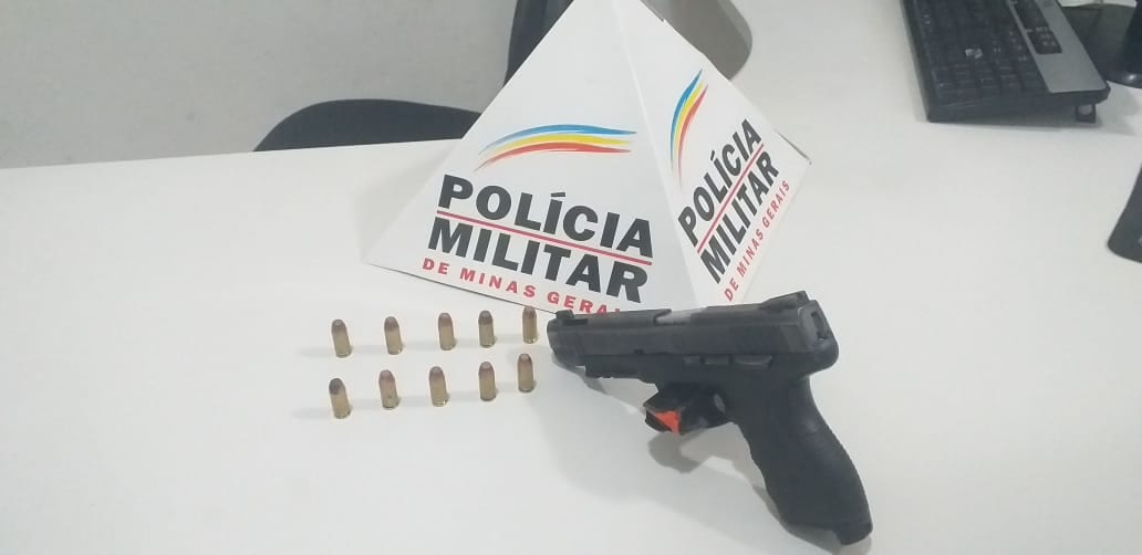 Jovem tenta despistar a PM, mas é preso com arma furtada em 2016