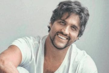 Após romance com ex-BBB ir por água abaixo, Léo Chaves assume novo namoro