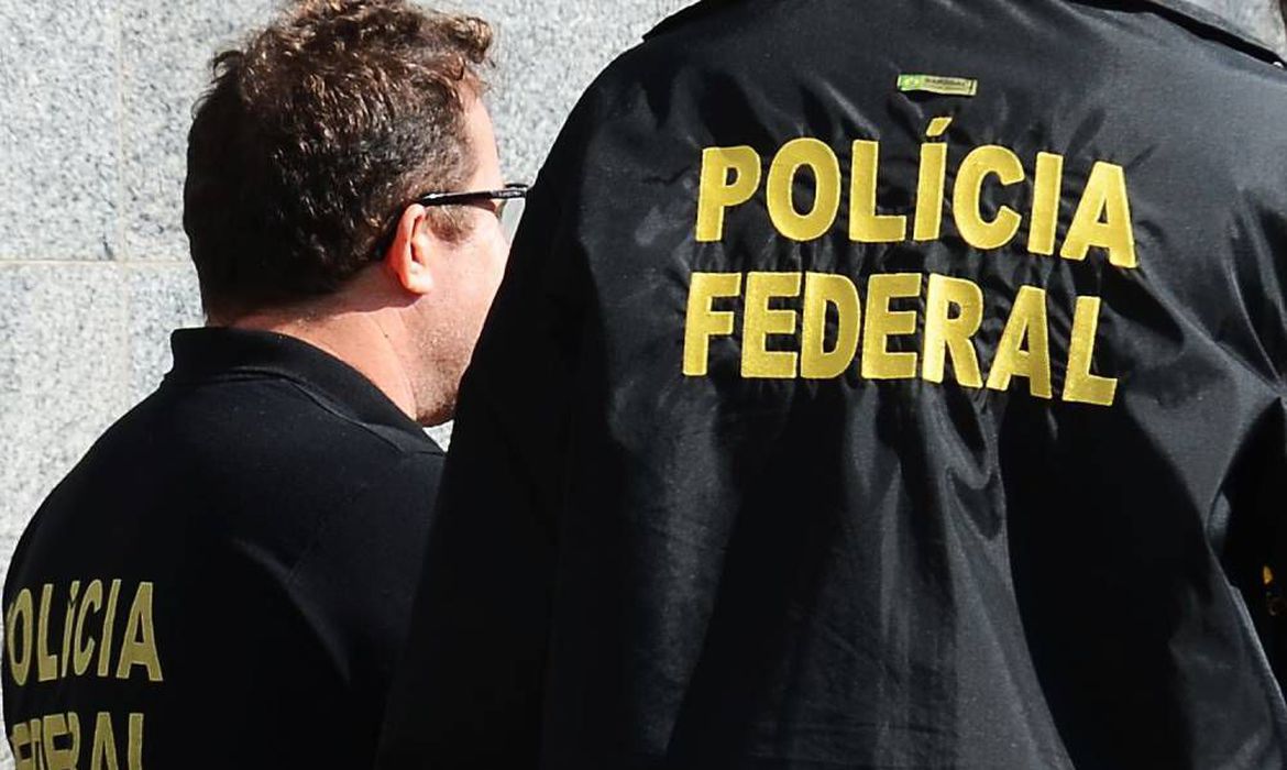 PF apura venda irregular de vacina contra a covid-19