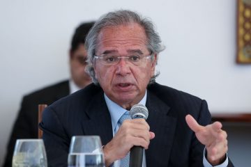 Sistema atual é um manicômio tributário, diz Guedes