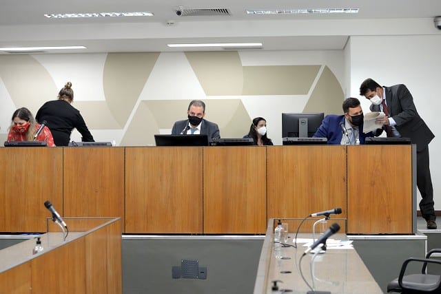 Parecer que altera a previdência do servidor público estadual é aprovado