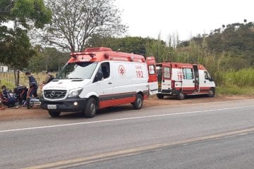 Caminhonete bate contra ambulância de Prefeitura em rodovia próxima à Ponte dos Machados
