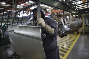 Inflação na saída das fábricas chega a 3,22% em julho, diz IBGE
