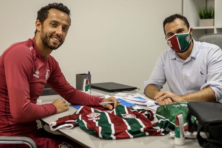 Nenê renova contrato com o Fluminense até dezembro de 2021