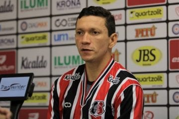 Boa marcação e suporte ao ataque: lateral Perí explica como pode ajudar time do Santa Cruz