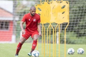 Prestes a completar 40 jogos pelo Náutico, lateral Wilian Simões celebra bom momento