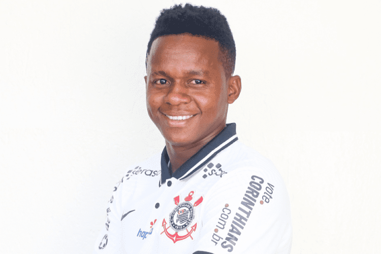 Corinthians anuncia contratação de Cazares, ex-Atlético, e reforço assume a camisa 10
