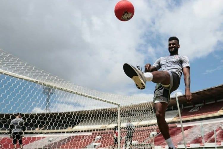 Departamento médico do Santa Cruz atualiza quadro de jogadores; Célio inicia transição