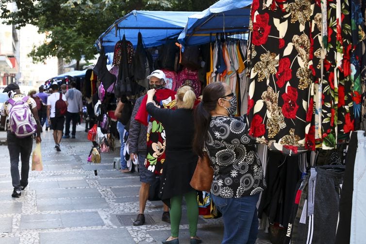 Ipea: renda dos mais pobres foi 32% maior que a habitual em agosto
