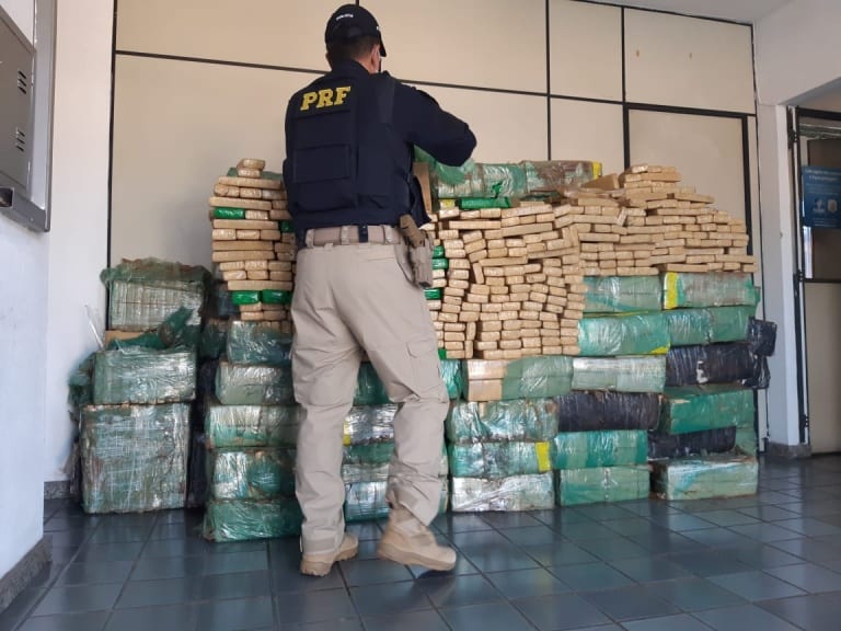 Em menos de 24h PRF realiza segunda grande apreensão de maconha em Minas Gerais