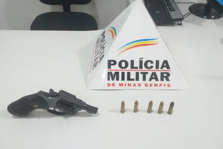Polícia apreende revólver após adolescente ameaçar mulher em Itabira