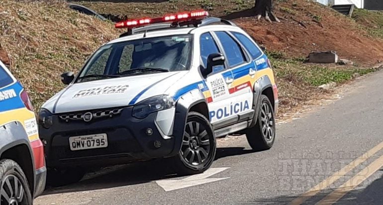 Caminhoneiro é assaltado e recebe coronhada na cabeça em João Monlevade