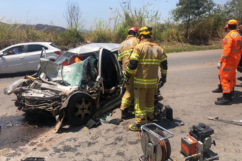 Motorista morre após colisão frontal na MGC-262 em Sabará