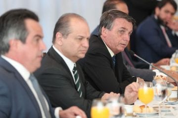 Governo prorroga auxílio emergencial de R$ 300 até o fim do ano