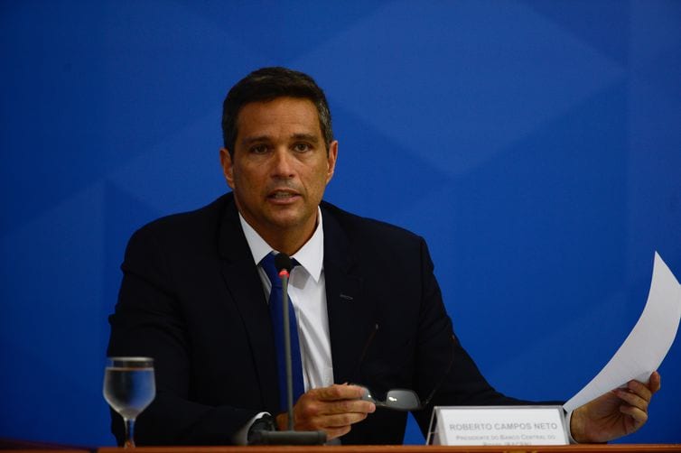 Campos Neto: alta de commodities eleva preços de alimentos no Brasil