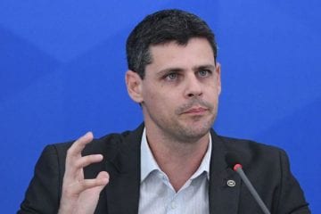 Bolsa Família poderá atender mais pessoas, diz secretário do Tesouro