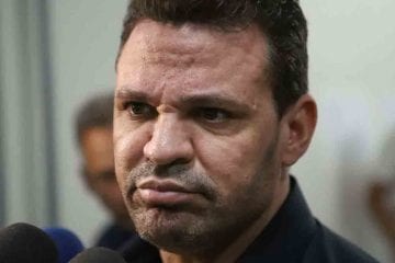 Após virar motivo de chacota, Eduardo Costa descarta voltar com Victoria Villarim