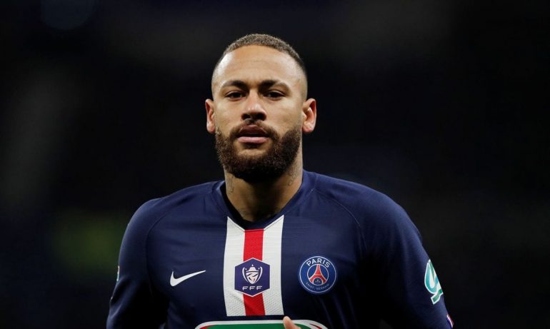 PSG tentou vender Neymar ao City no último dia da janela europeia, diz jornal