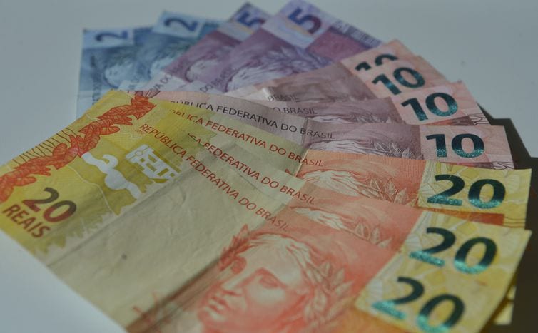 Trabalhadores nascidos em dezembro recebem hoje crédito do FGTS