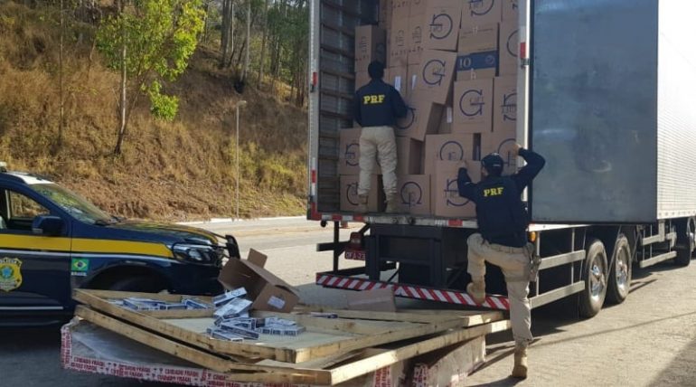 PRF apreende 650 mil maços de cigarros em Monlevade