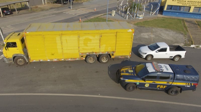 PRF apreende carga de bebidas avaliada em R$ 140 mil