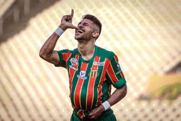 Sampaio Corrêa bate CSA e respira na luta contra o rebaixamento da Série B