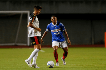 Com sufoco e VAR, Sport supera Bahia, engata 3ª vitória seguida e entra no G6 do Brasileiro