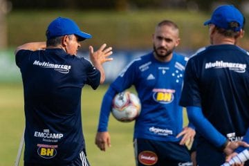 Sob pressão extrema, Cruzeiro recebe Sampaio Corrêa em confronto direto na Série B