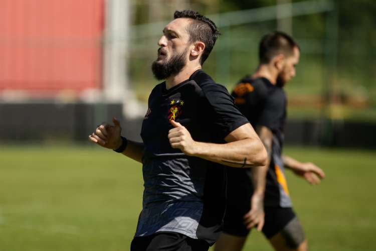 Sem previsão de retorno, Sander segue fora do Sport na partida contra o Red Bull Bragantino