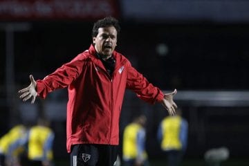 Diniz reforça importância de Daniel Alves para o São Paulo e não planeja dar descanso ao jogador