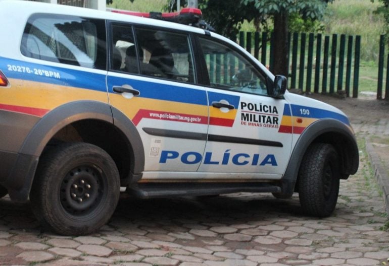 Polícia Militar apreende buchas e tablete de maconha em Monlevade