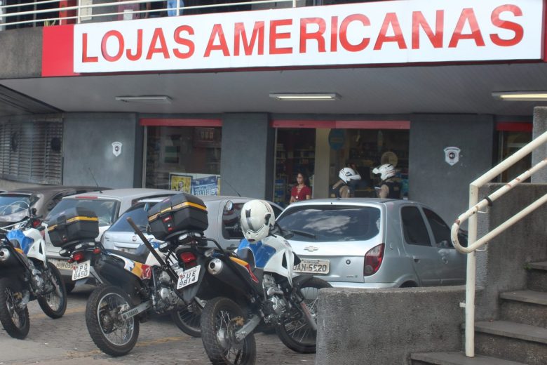 Mulher é presa por tentativa de furto na Lojas Americanas