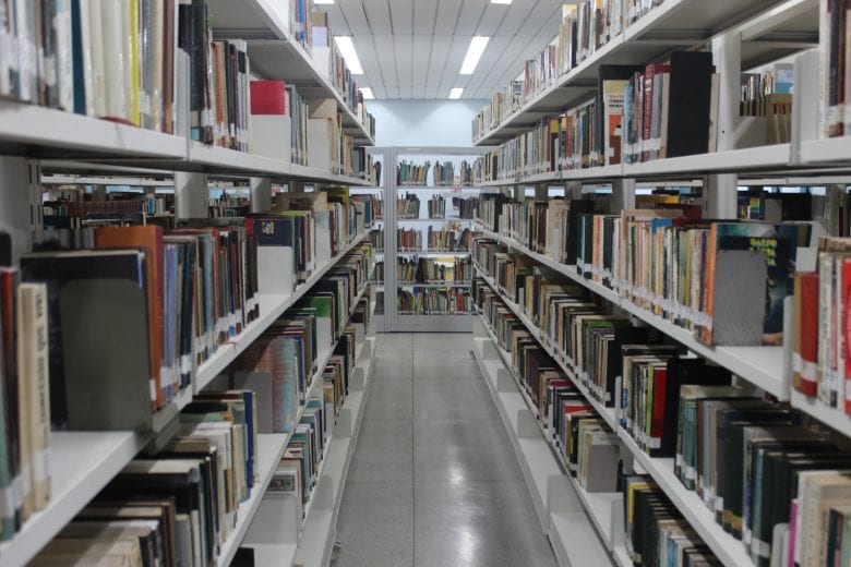 Biblioteca Pública Luiz Camillo de Oliveira Netto é entregue revitalizada a itabiranos