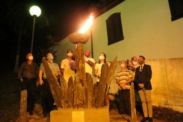Itabira recebe fogo simbólico em comemoração aos 300 anos da capitania de Minas