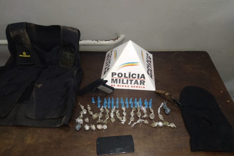 Santa Bárbara: Polícia Militar prende homem por tráfico e apreende arma