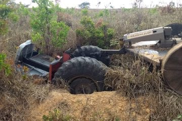 Homem morre após cair com trator dentro de buraco