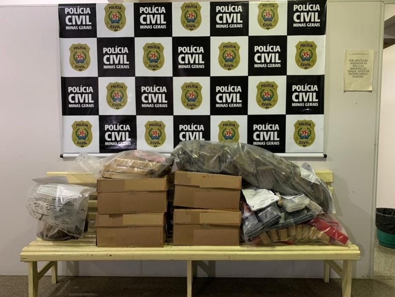 Policia Civil de Minas Gerais incinera drogas em João Monlevade