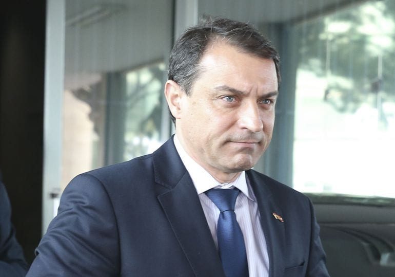 Tribunal de impeachment afasta governador de Santa Catarina