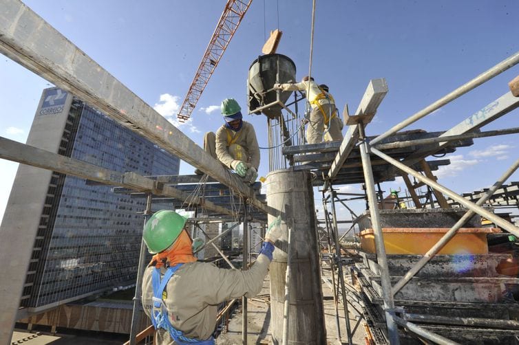 Custo da construção sobe 0,93% em janeiro, anuncia a FGV