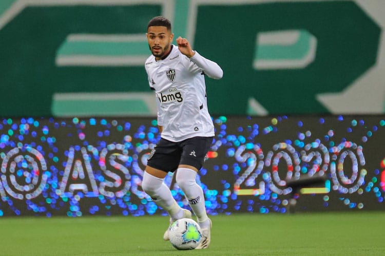 Após estreia como profissional no Atlético, Calebe tem vínculo ampliado até o fim do Brasileiro