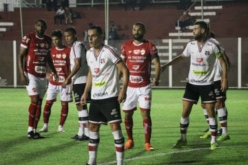 Para encaminhar primeiro lugar do grupo, desfalcado Santa Cruz recebe o vice,Vila Nova