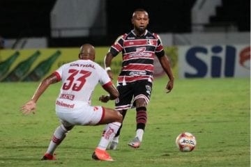 Chiquinho comemora gol de falta pelo Santa Cruz e ressalta importância da bola parada