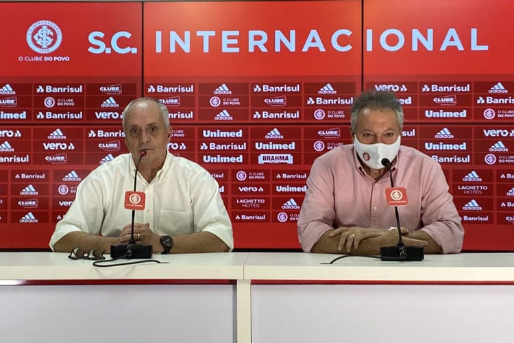 Abel Braga elogia elenco do Inter e evita comentar saída de Coudet